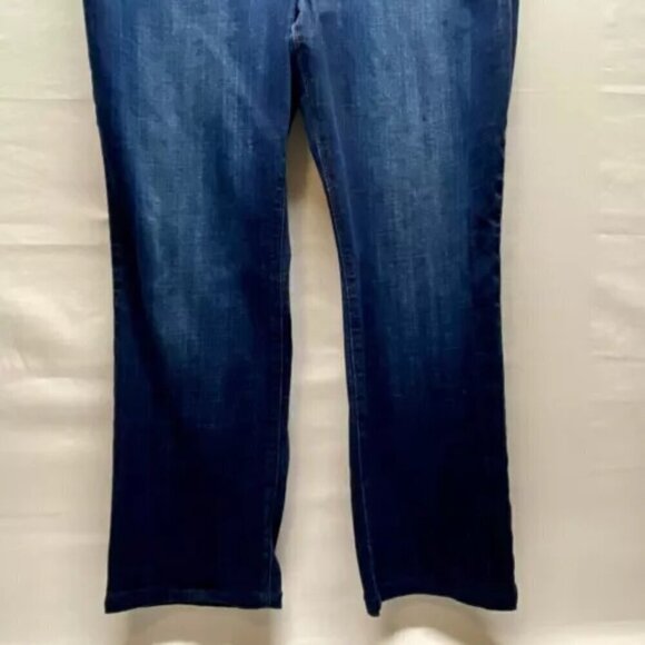 LEE Straight Leg Regular Fit Mid Rise Secretly Shapes Jeans Women's Sz 16 Short - Picture 3 of 11